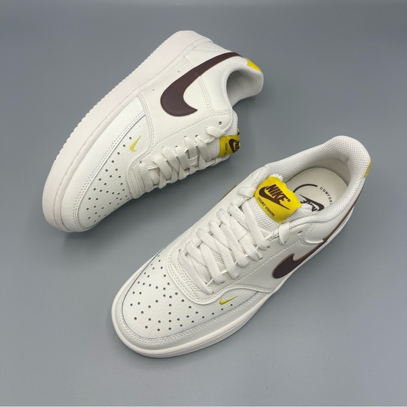 Chic and Comfortable: Nike Women's Court Vision Low - Sail/Yellow/Brown Size 7.5 - Picture 5 of 14